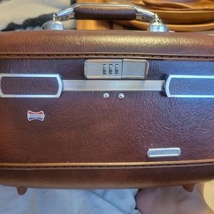 American Tourister Train Case